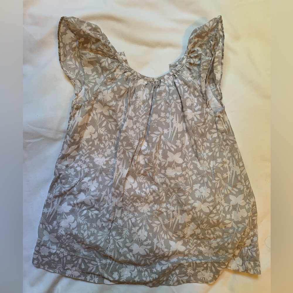 Grey and white casual summer dress. Floral/butterfly theme. Gap 12-18 m